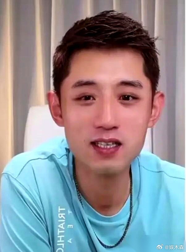 我到现在都记得，张继科当年那句，带着王者傲气的发问：“王楚钦拿什么跟我比？”