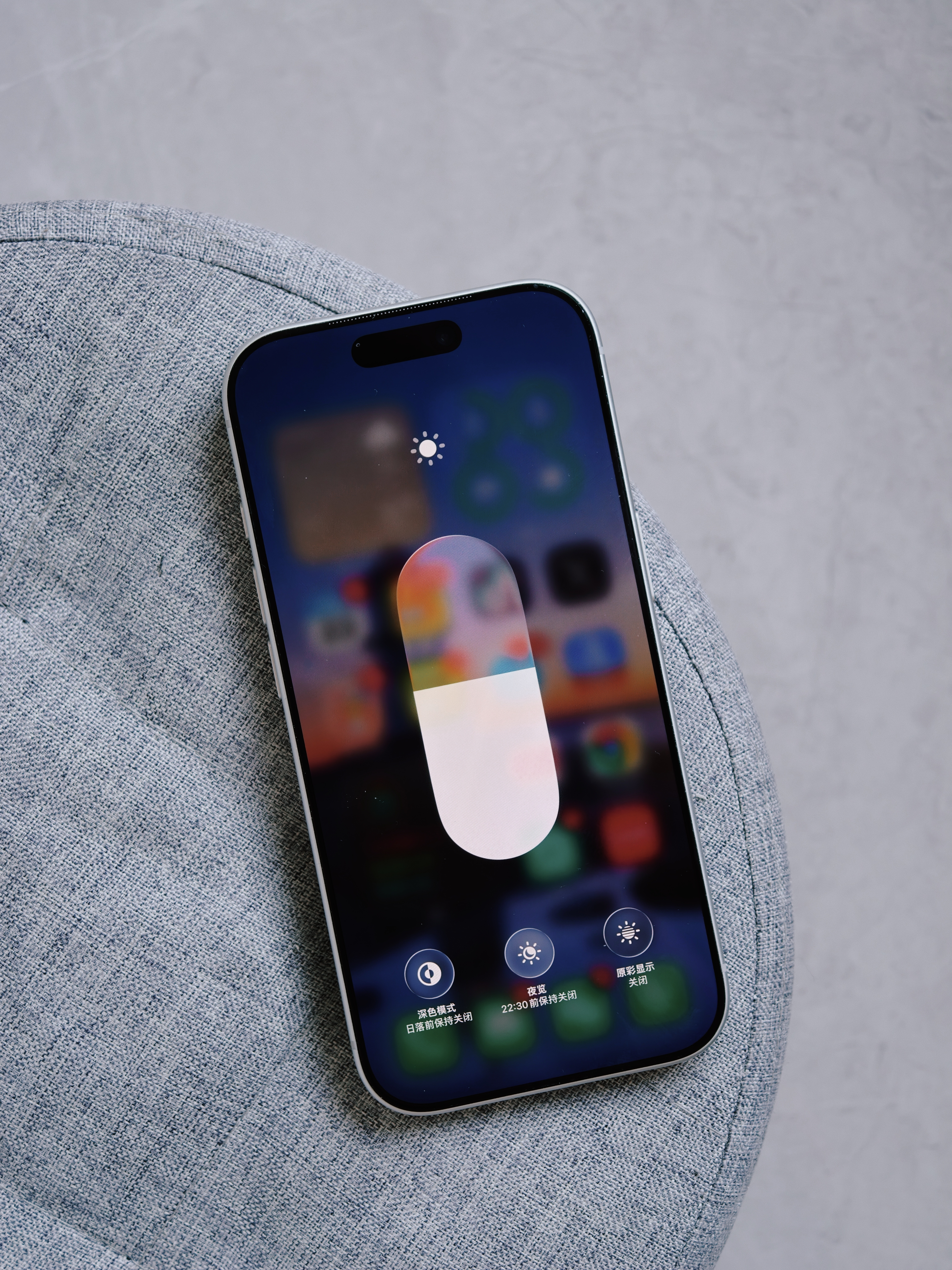 我的iPhone没开原彩，朋友大为震惊。巴拉巴拉跟我说了半天，什么原彩是很好的