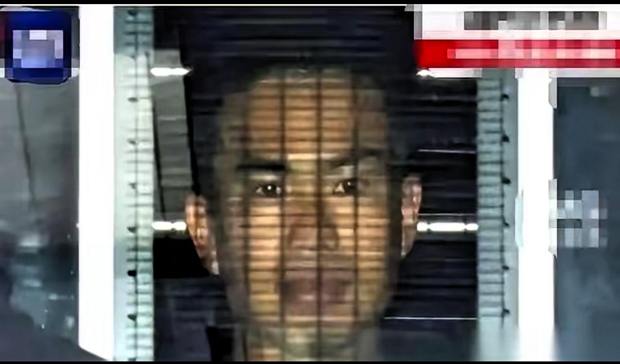 那个闯我们大使馆的日本军官，最带劲的不是他翻墙，也不是他买刀。是咱们的人，把他