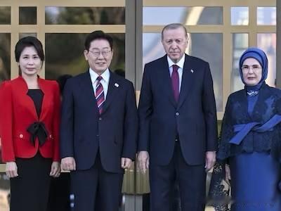 7月11日，韩国总统府对外证实，总统李在明在北约峰会期间同样收到土耳其总统埃尔多