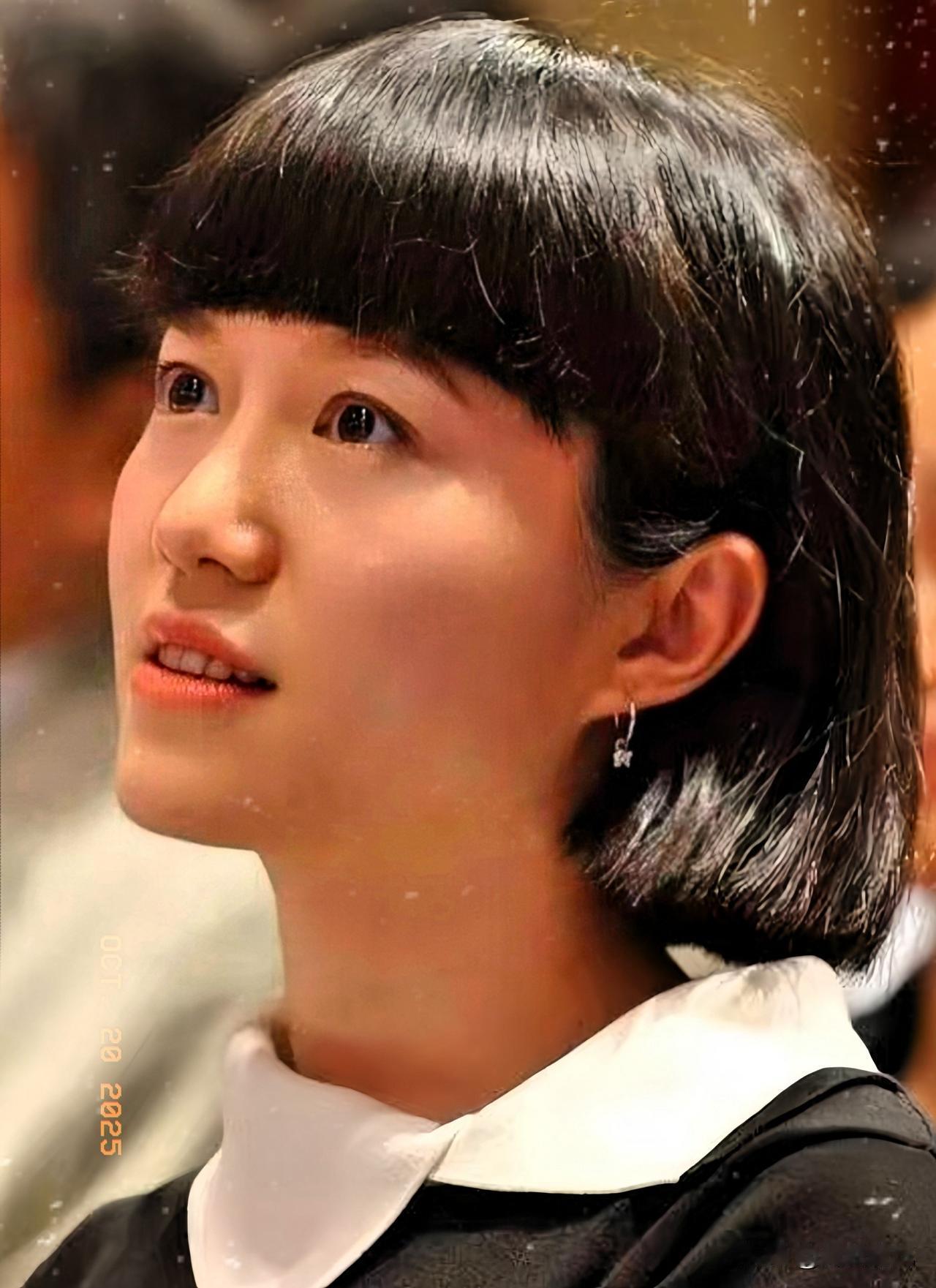 翁女士，真得跟您说声抱歉！是我们先前看得太过浅薄了。他们之间的感情，哪里是网