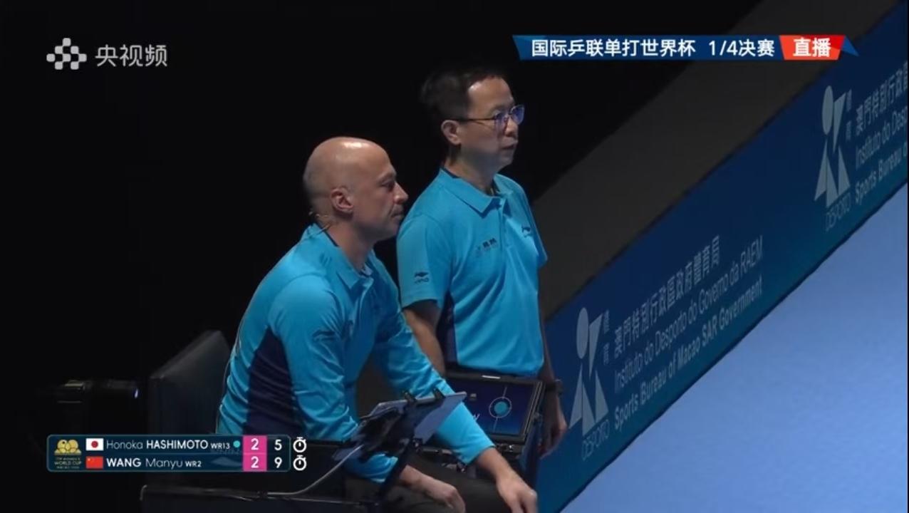 王曼昱以4:2的比分战胜了桥本帆乃香，但是当比分来到2:2平的时候，我发现突然增