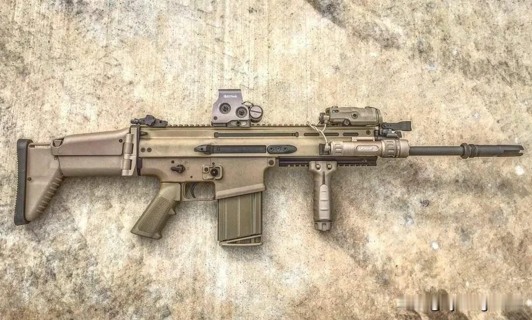 🇧🇪🇺🇸比利时制造的FNSCAR步枪，但专为美国研发。这款步枪的研