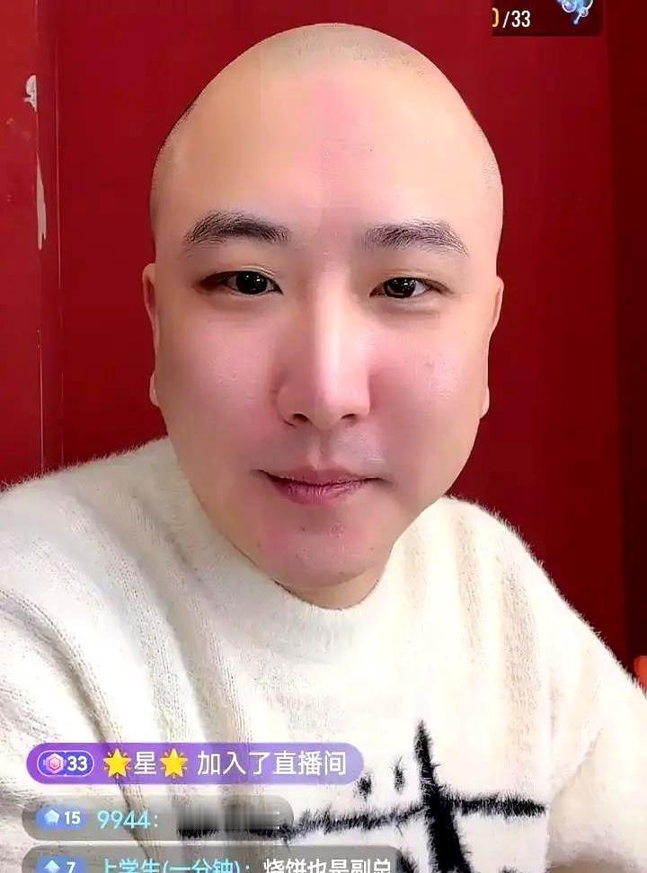 “当年一起发传单，如今票差100倍。”潘云侠一开直播，网友直接破防。