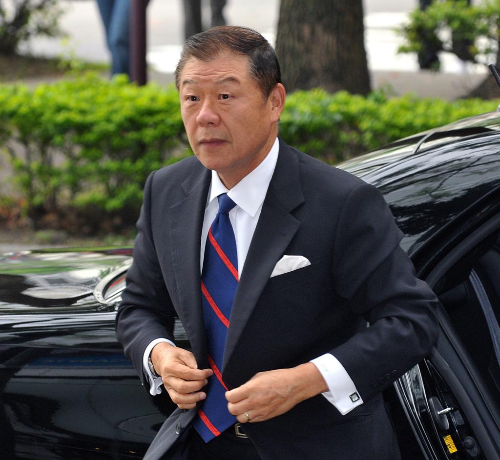 郑丽文访陆团现“特殊人物”，引发关注。台媒报道，国民党主席郑丽文此次访问大陆