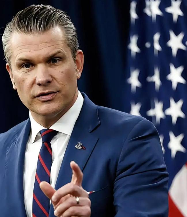 美军刚放话要“炸回石器时代”，伊朗地下90米的花岗岩掩体却连震都没震一下！3