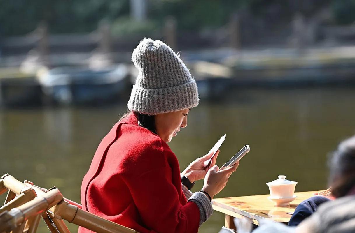 一年里最冷的三九到了，养生核心就俩事儿：防寒护阳气、补肾存精气，跟着天气的节奏来