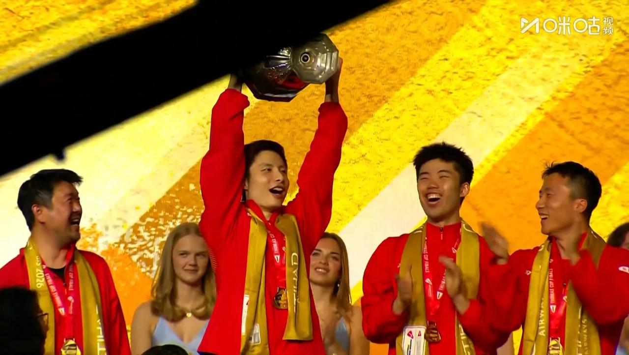 石宇奇真的是团体赛之神！重点不仅是他这次汤杯决赛赢了新科欧锦赛和总决赛冠军小波波