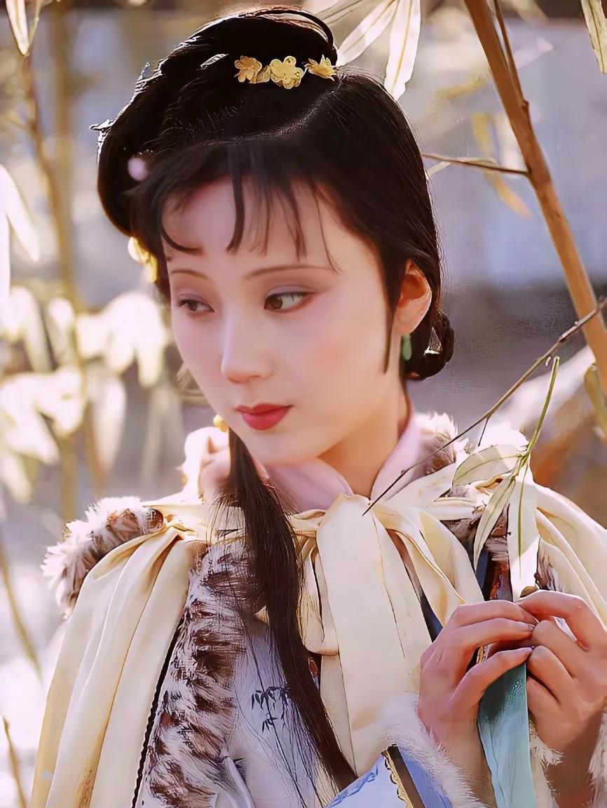 林黛玉家里那么有钱，还是侯府人家，为什么要寄人篱下？自己过不好吗？其实，这是典