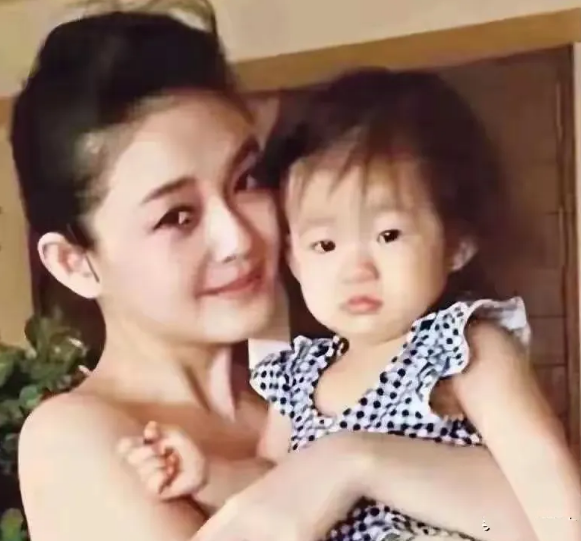 不要把一个人说的那么无辜，和谁结婚，和谁生孩子，离婚后又和谁结婚都是自己的选择，