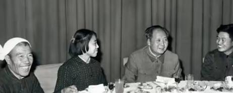 1964年，毛主席71岁寿宴，为何狠心拒亲女儿入场？一句狠话道尽千古格局...