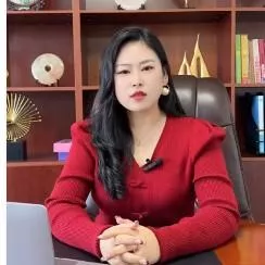 职场精英风范，办公室里的优雅女神