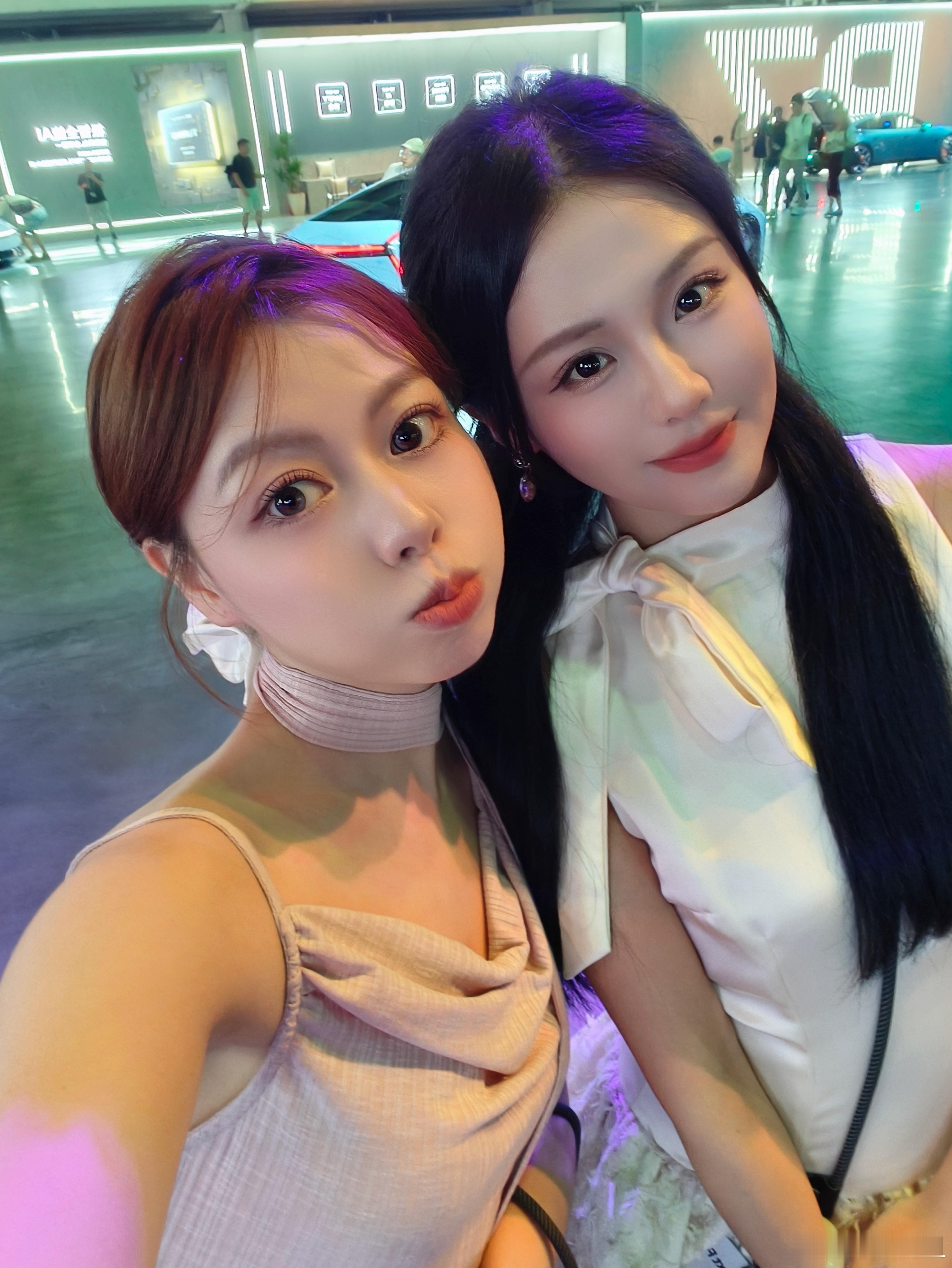 嘿嘿~等到大美妞了开熏吖！！​​​
