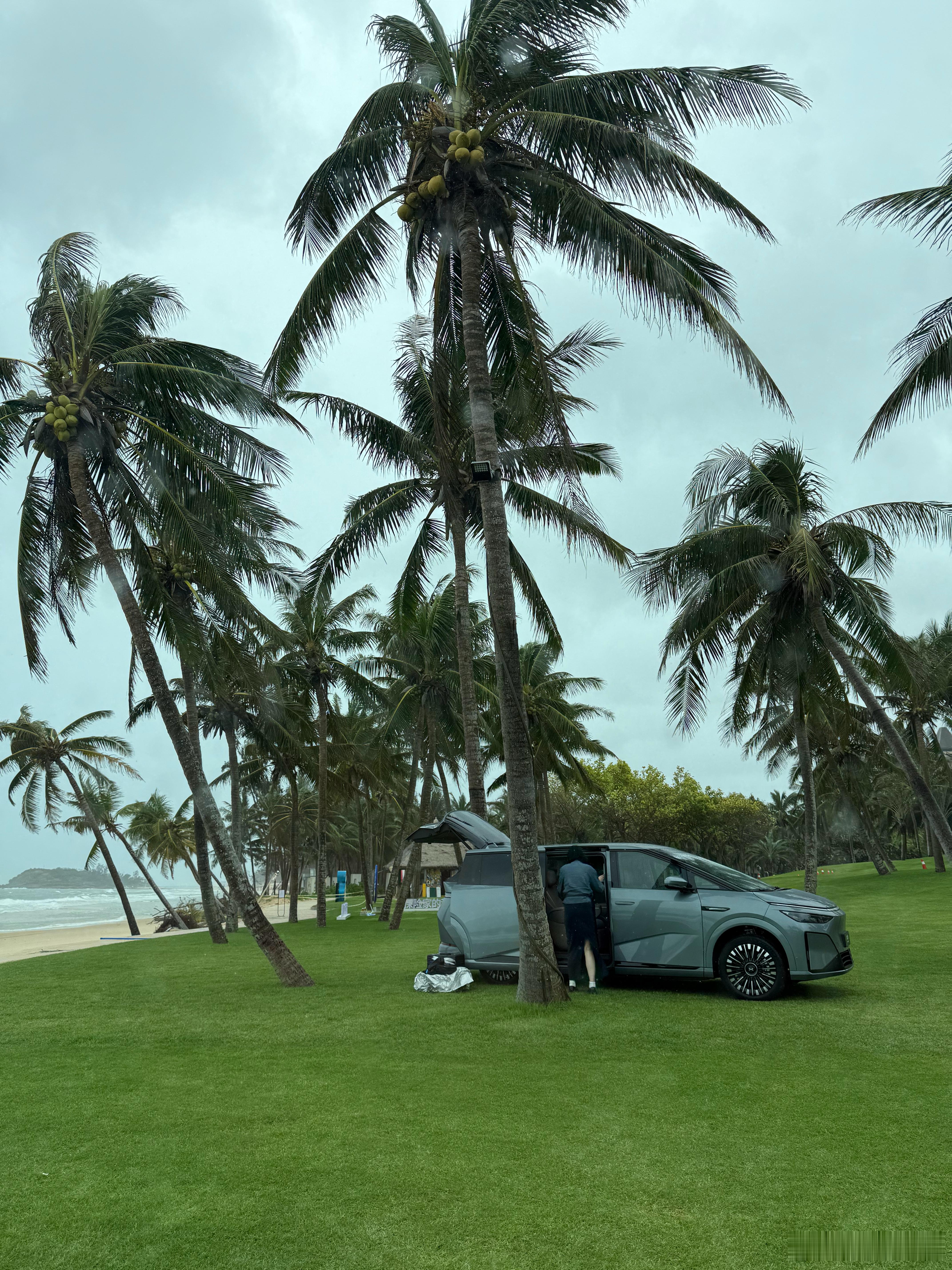 来试小鹏X9，没遇到好天气，但车里好惬意汽车​​​