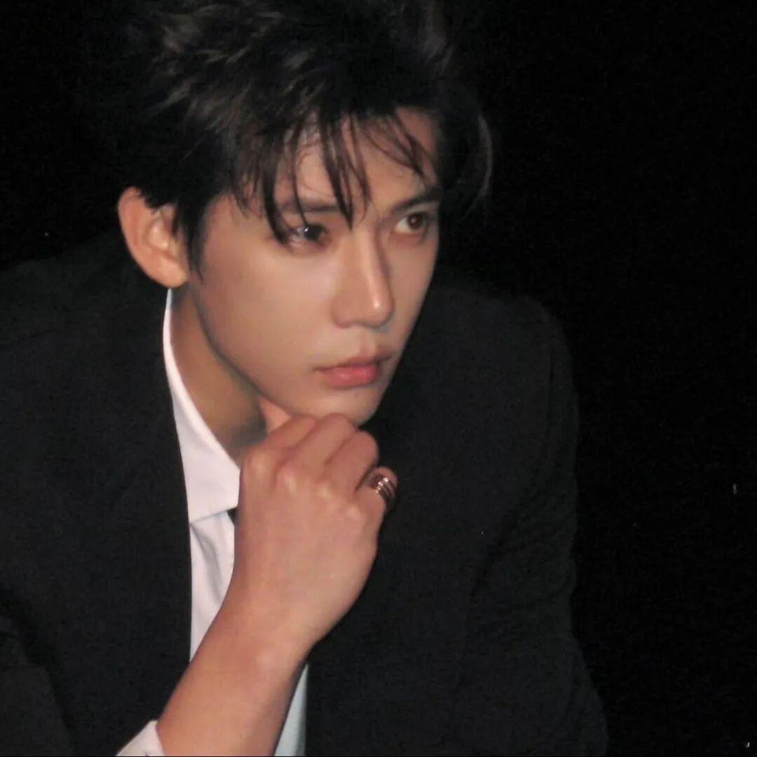 王安宇因为很听话，从不和资本对着干，所以不管他身上有多少黑料，资本都会想办法帮他