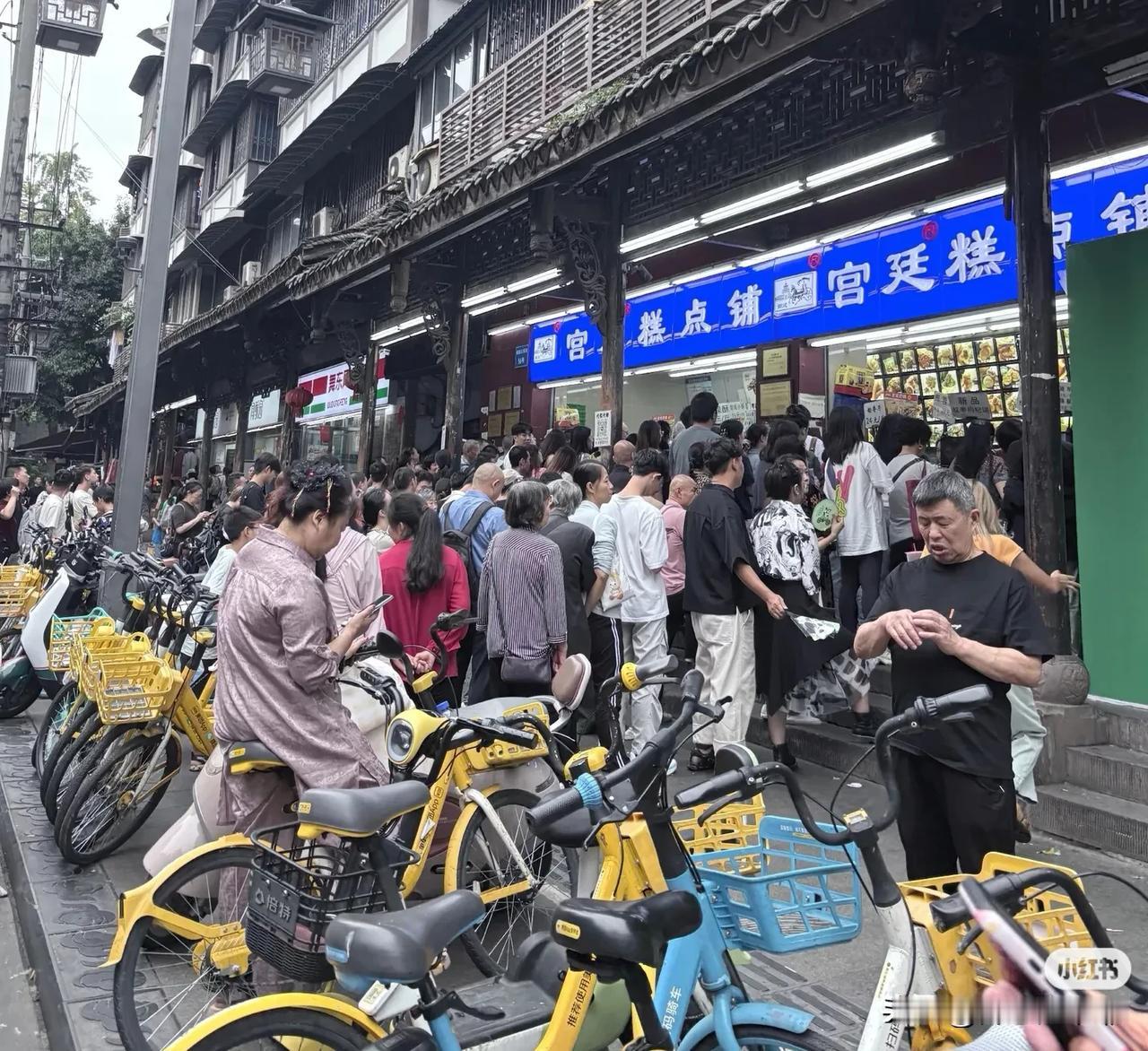 这泼天的流量，说来就来了！成都宫廷糕点铺，做梦都没想到，会被Tiffany带