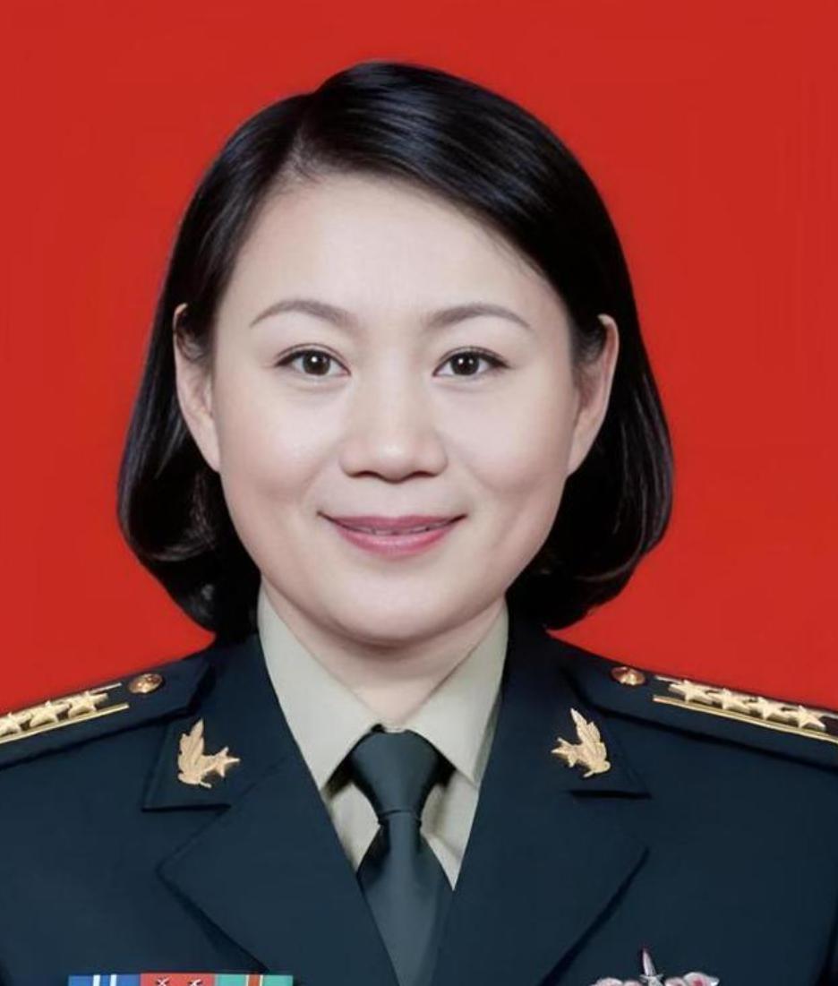 许世友的孙女许道江，和丈夫大吵一架之后，满肚子的委屈没地方倒，思来想去，把电话打