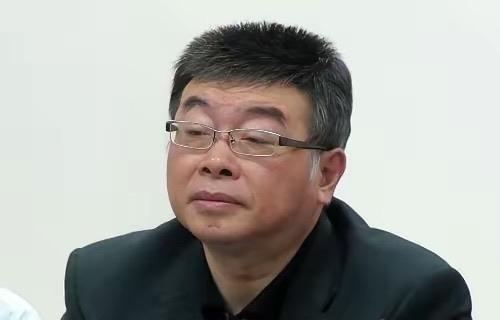 邱毅已带头冲锋蓝营要集结痛打"金小刀"邱毅这次是真豁出去了，直接跑去台北