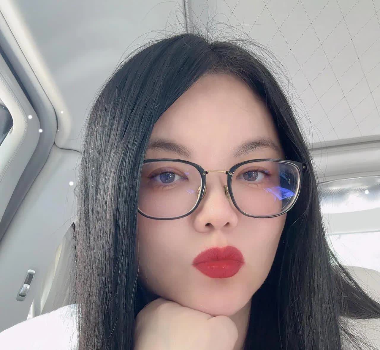 不愧是“宠娃狂魔”！王诗龄一句：啥时候放假？李湘马上就安排接女儿回家了！