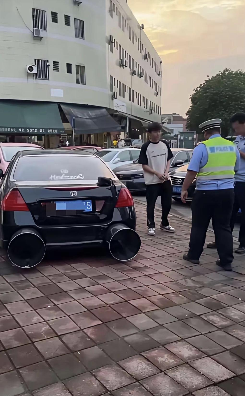 P图都不敢这么P，居然敢这么改[笑着哭][笑着哭]