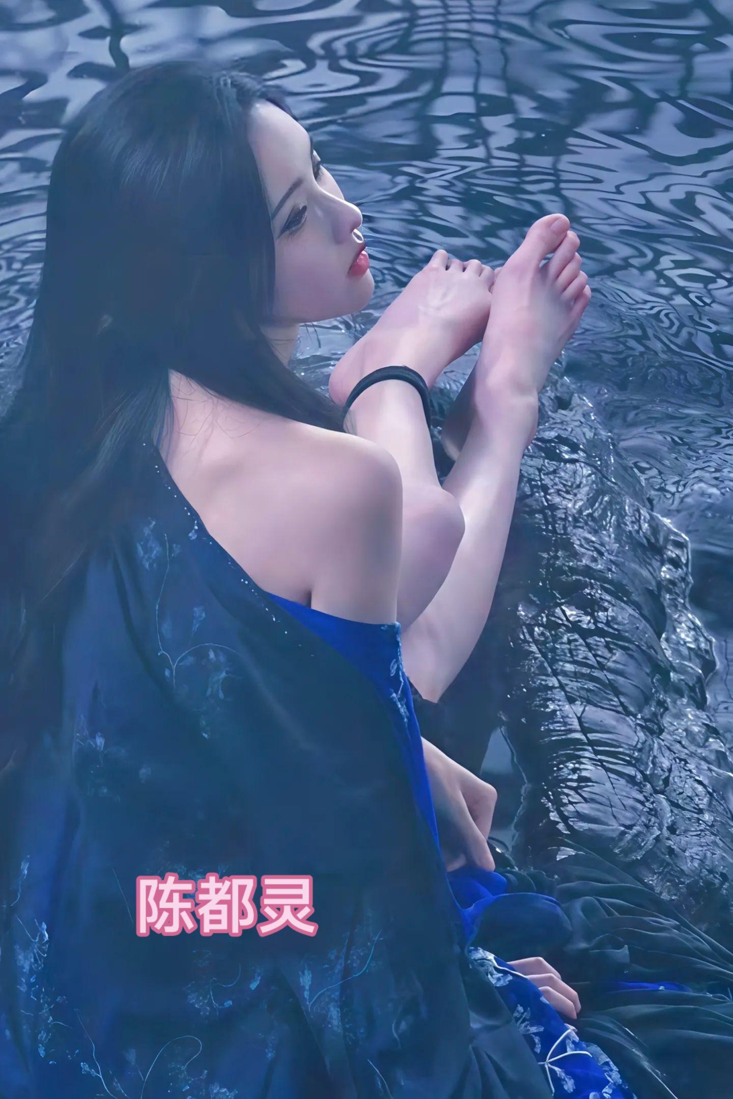 陈都灵。