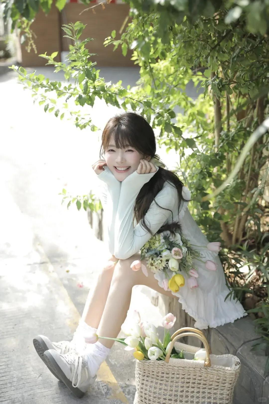 分享甜美小姐姐随手拍阳光下的笑容清纯甜美的样子漂亮吗有哪些美女让人过目难忘？