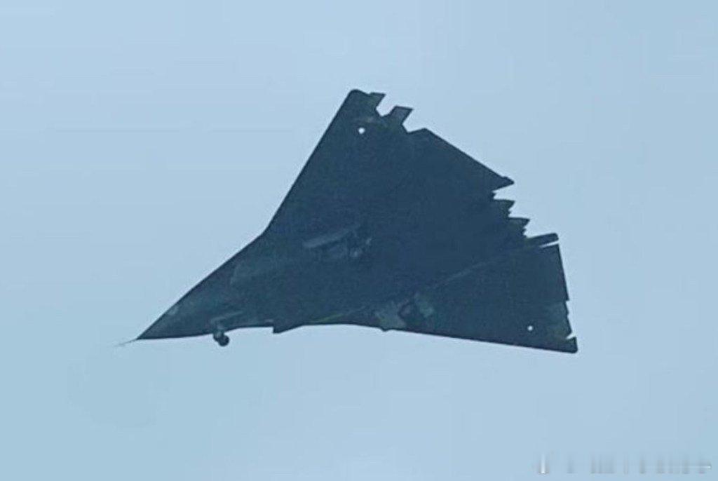 中国J-36战机加速迭代，意图拉开与美国的差距---作者：GabrielHon