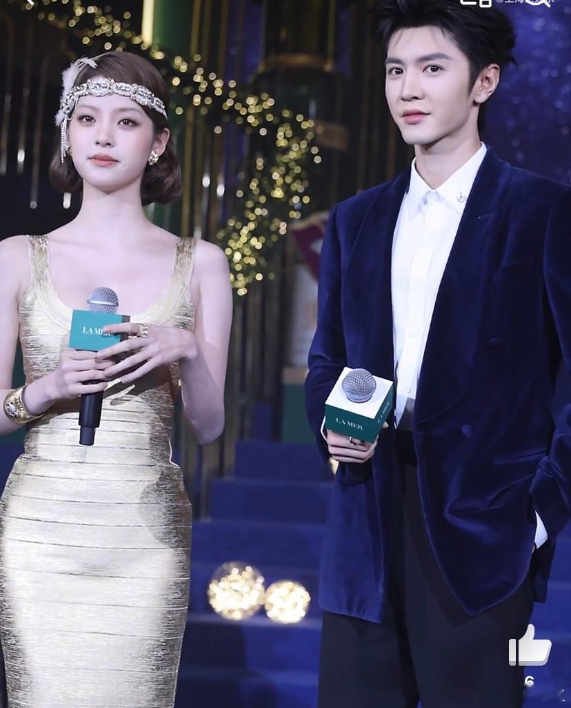 陈哲远欧阳娜娜同框陈哲远欧阳娜娜活动同框陈哲远欧阳娜娜活动同框🈶男帅女美对我