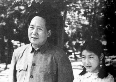 1947年，毛泽东收到一封俄文来信，信中写道：“大家都说我是您的女儿，可我自己并