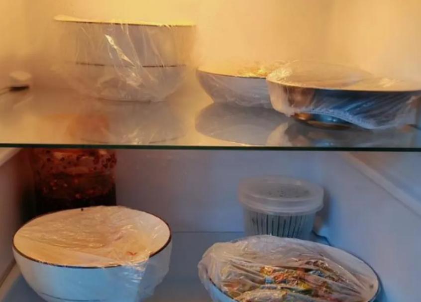 还在纠结隔夜菜致癌？纯属瞎操心！多数剩菜只要存对完全安全。但有3样食物，隔夜