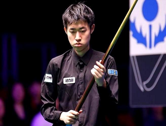 深夜23点还在刷分时，常冰玉挨了奥康纳一杆139、0-2落后，愣是把防守绷紧，连