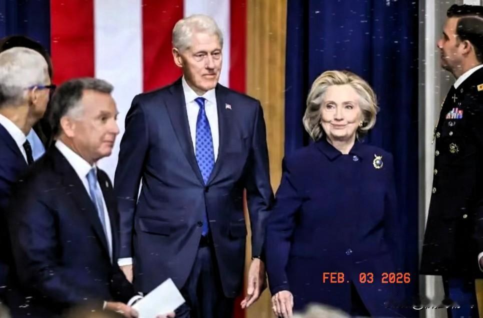 突发消息！2月2号昨天，美国前总统克林顿以及前国务卿希拉里.克林顿同意就爱波斯坦