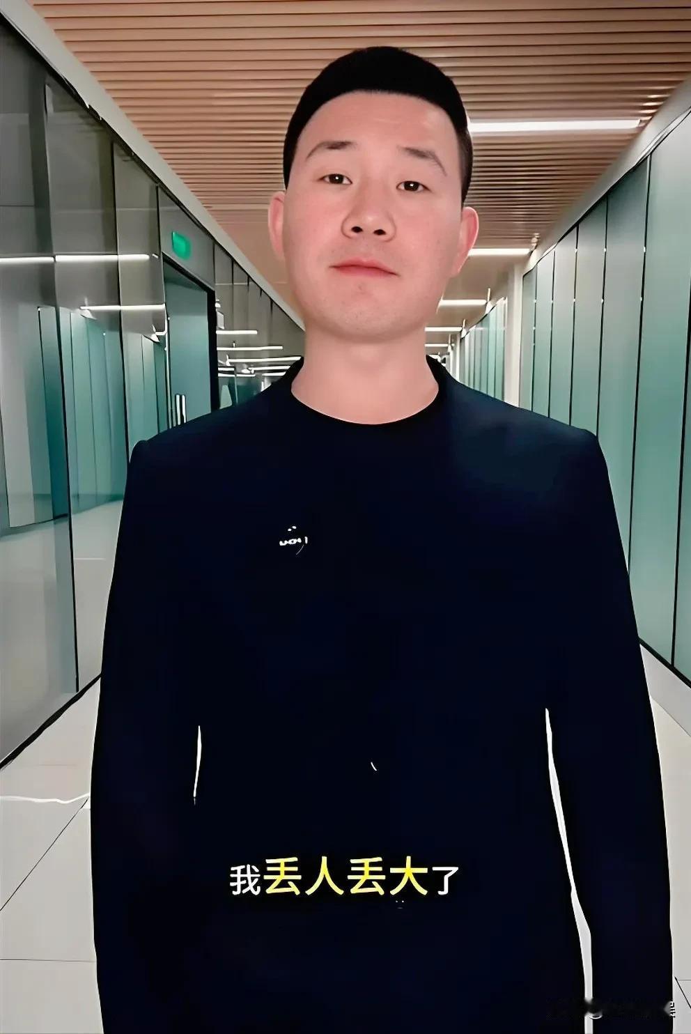 嘎子老婆，太真实了！前几日，嘎子哥因穿警服直播，被刑拘了7天，出来后第一件事