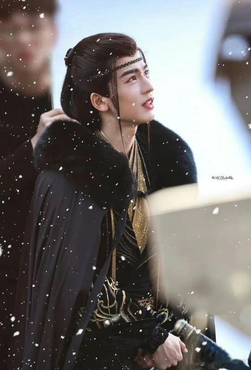 有人报料张凌赫喜欢吃有膻味的羊肉，没膻味羊肉他觉得没羊肉味，这是身边人才知道的吧