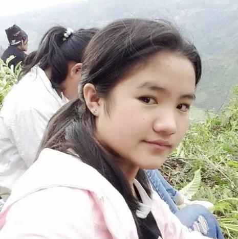 云南1女孩，1岁母亲病逝、随后父亲长期服刑，8岁一人独自生活，她常对着天上的云喊