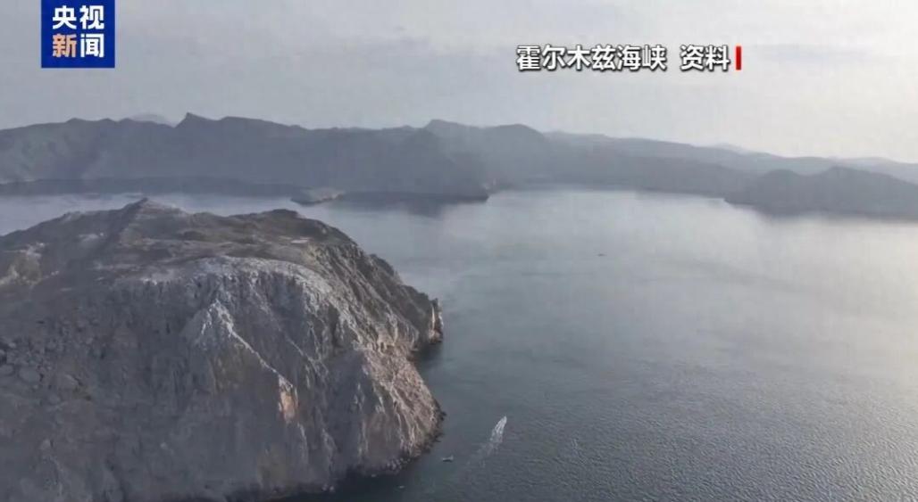 美军已经放弃了预计伤亡巨大的正面冲滩，也放弃了波斯湾内突进的激进打法，转而在伊朗