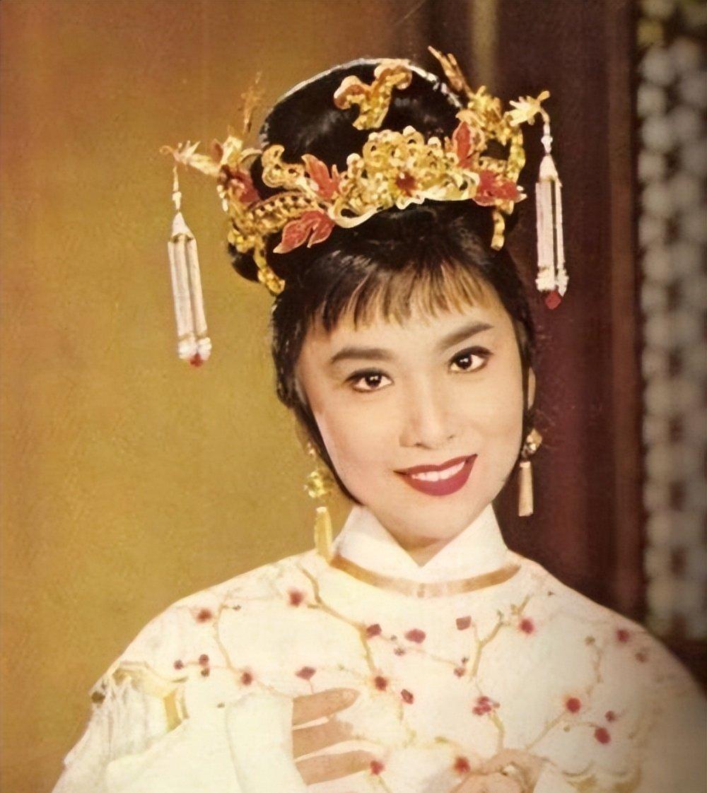 珍稀怀旧老照片分享香港女演员夏梦长得有多漂亮？作家金庸曾说过这样一句话：西施有多