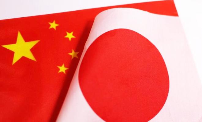 日本气炸了。当地时间7月13日，日本方面透露，日本海上保安厅多艘巡逻
