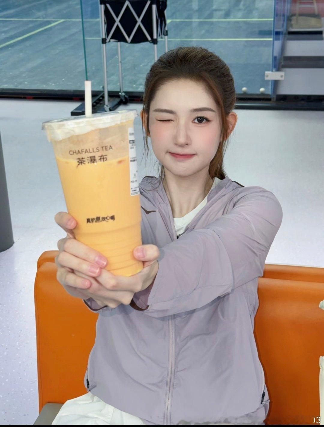 #王玉雯#又找到一只在认真工作的芋泥小猫🐱好萌🥰​