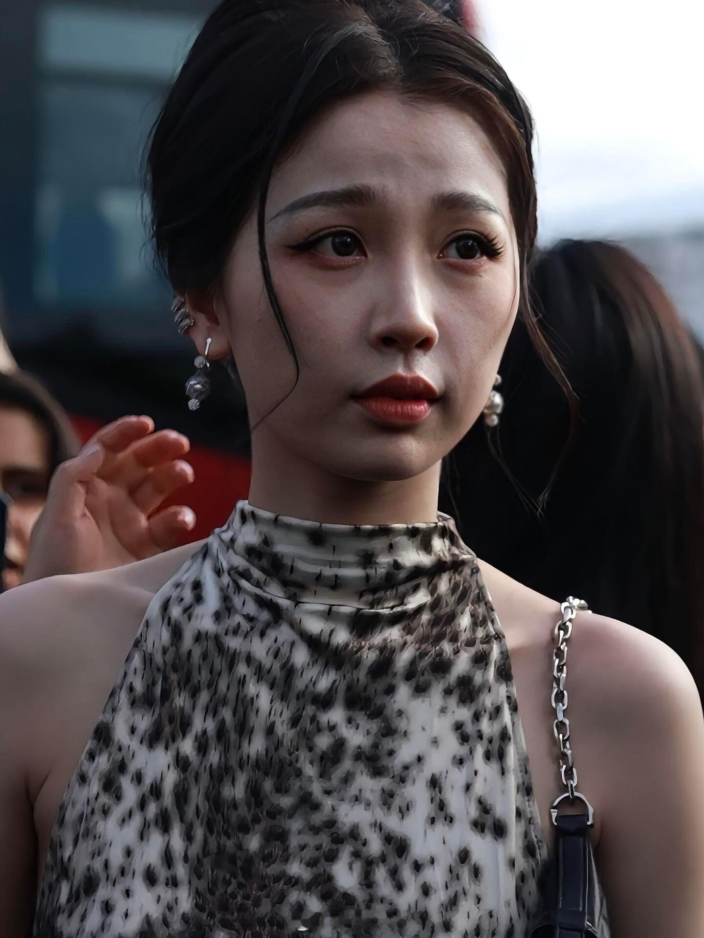 虞书欣生图，依旧能打……