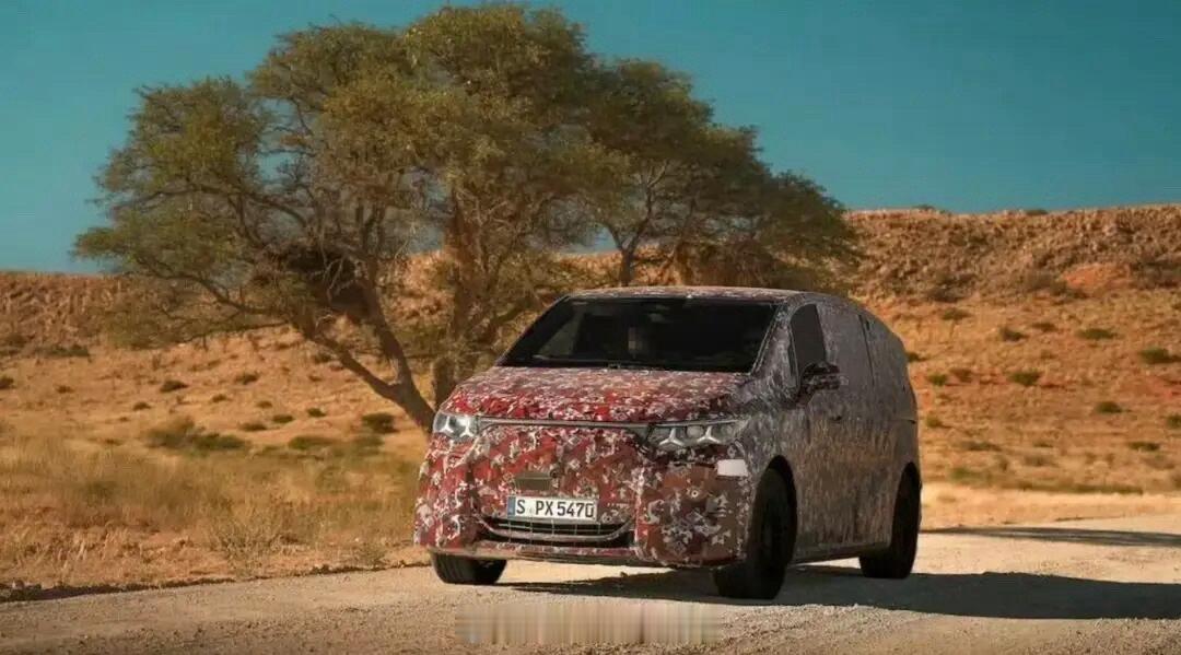 奔驰新款V级，据说改名为VLE，定位纯电豪华MPV，由福建奔驰生产