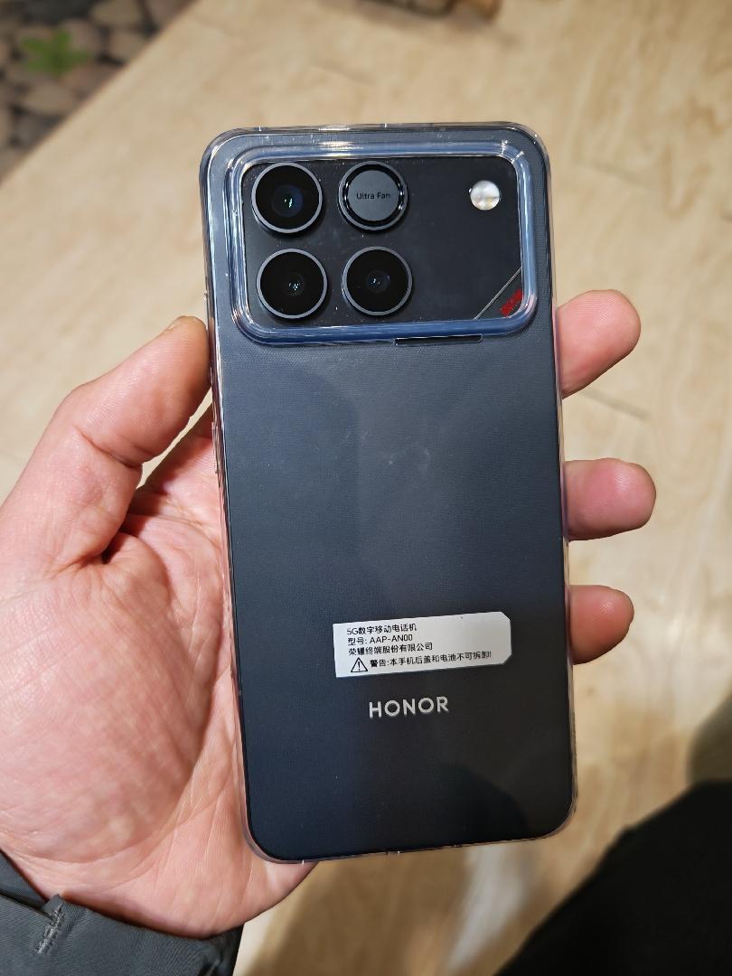 游戏手机哪家强？荣耀WIN上手体验了才知道，游戏手机原来是真能提高水平。