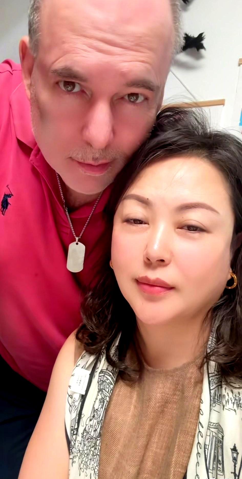 离异带娃的二婚宝妈，一转身拿下了50多岁的澳洲“老太子”，直接带着孩子跨国重开人