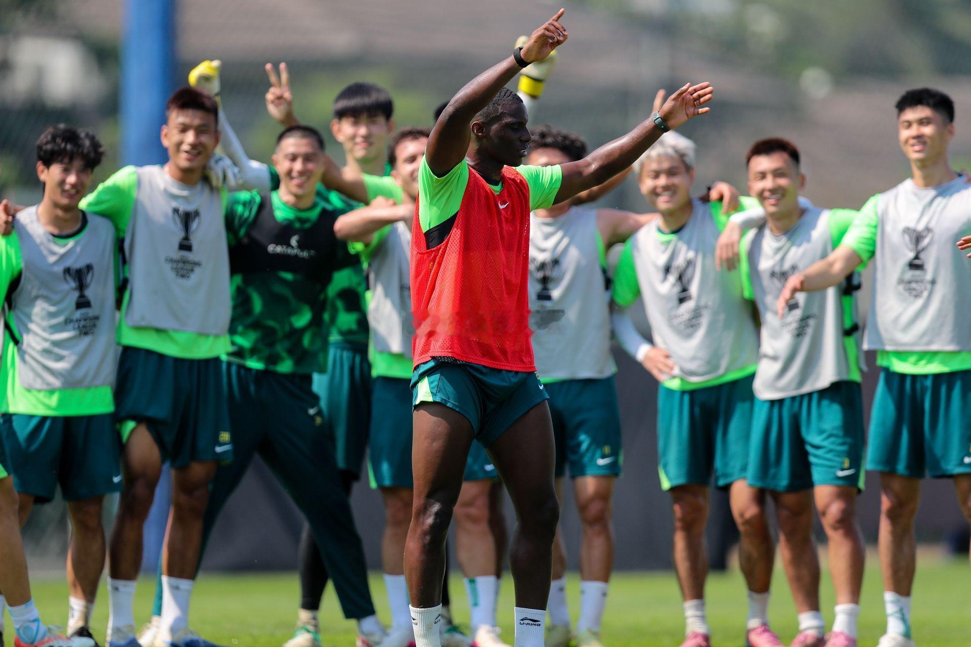 北京国安北京国安李睿跃更新社交媒体：“冬训结束🇹🇭。”