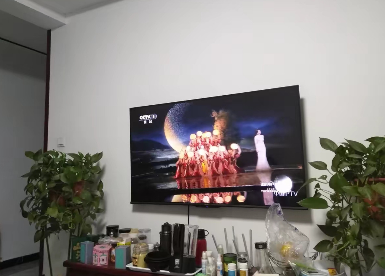 比鸡肋还鸡肋的晚会，令观众大倒胃口，今年中秋晚会五大败笔一、主持人阵容较差，主