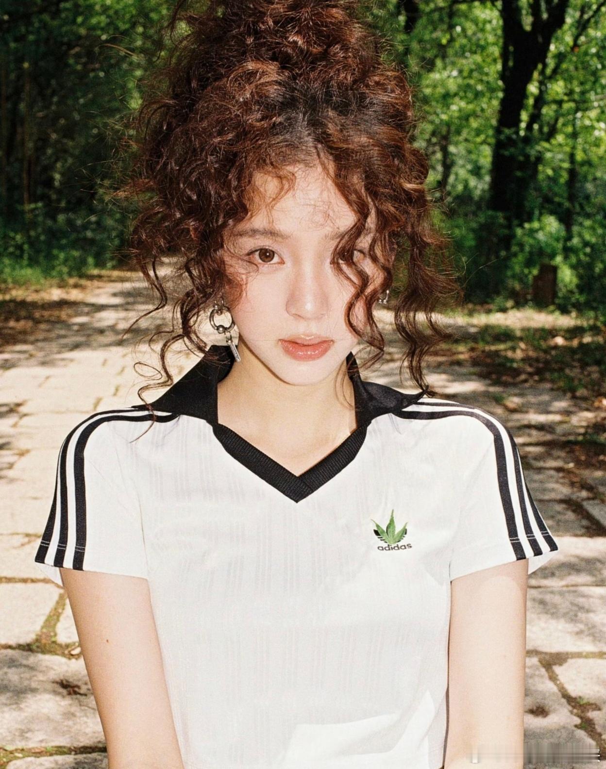 我愿称之为内娱最能出神图的女明星，欧阳娜娜你太美啦