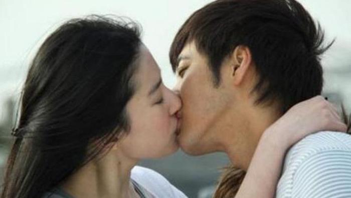 女人允许你‘泡’她，才会有这5个信号！女生心动的迹象我闺蜜上个月跟我吐槽，