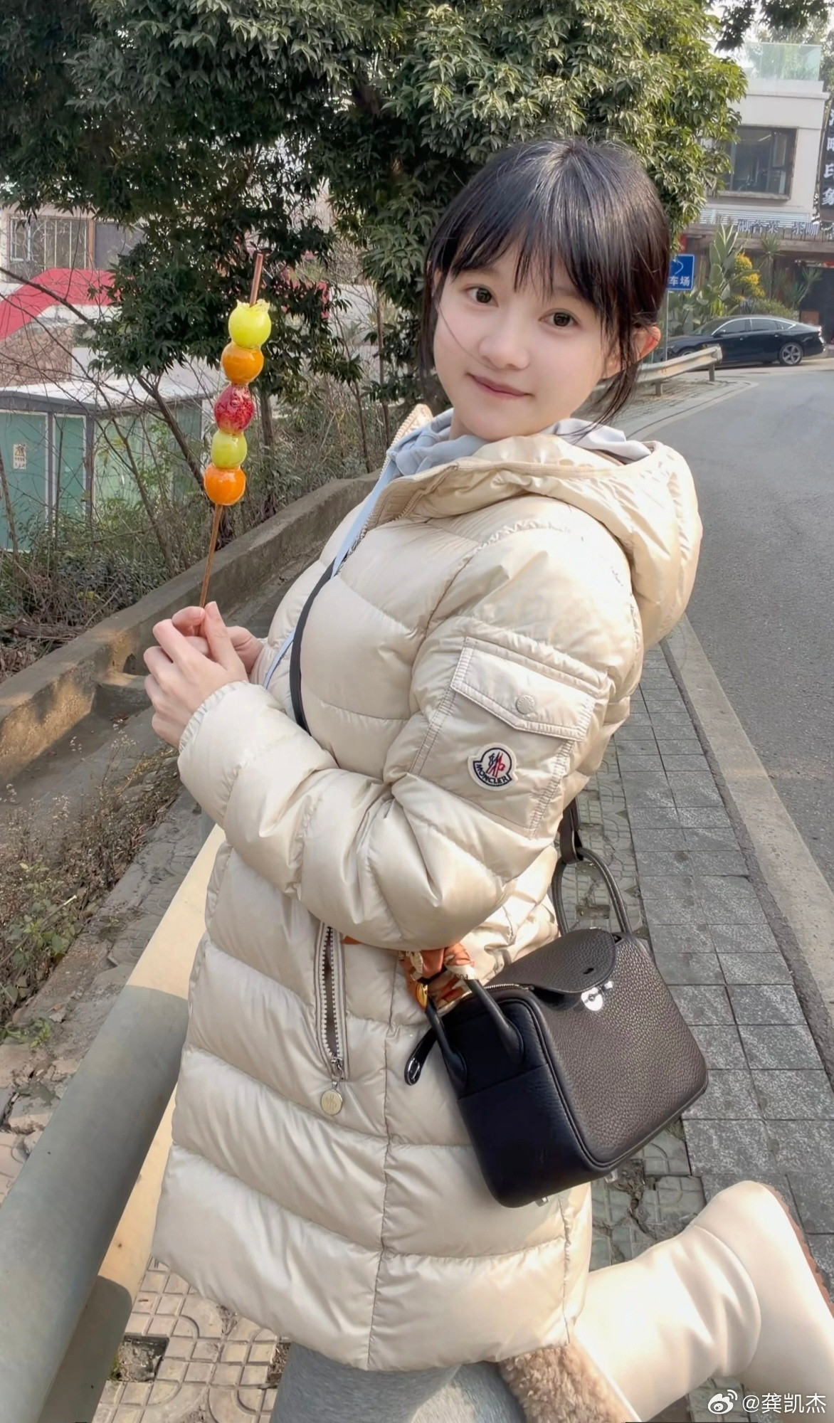 30岁拥有这颜值，太让人羡慕嫉妒吧！