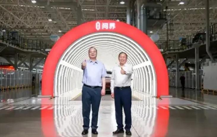 问界：电池供应能不能快点？宁德时代：哥，马上安排产线进您厂。到了宁德时代这个