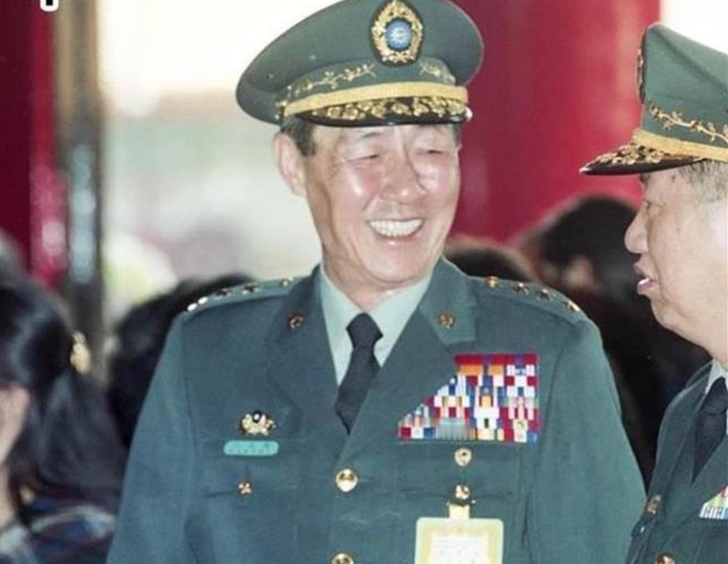 台军一级上将曾下令死守台海，但为回安徽老家探亲祭祖，主动辞去一级上将终身职职位！